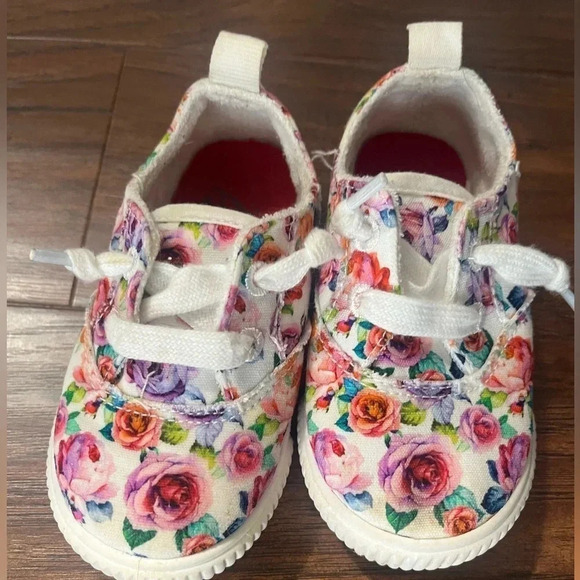 Blowfish Other - Blowfish Malibu Rose canvas shoes